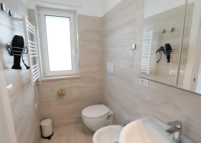 ゲストハウス Palazzo Ennio バーリ